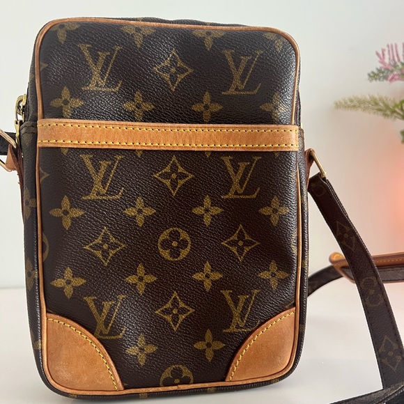 Vintage Louis Vuitton Monogram Danube PM Crossbody Bag - Picture 2 of 15